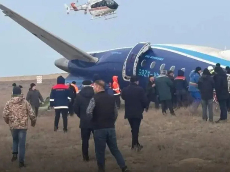 РИА "Новости": пассажиры упавшего в Актау самолета слышали громкий хлопок