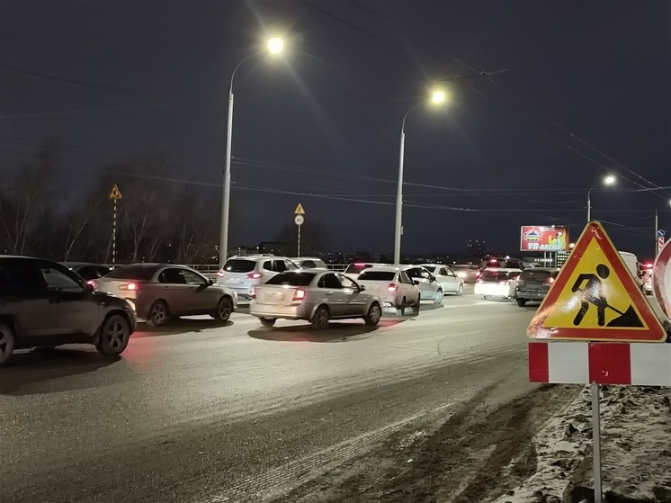 В Омске будут перекрывать на ночь мост у Телецентра для уборки снега