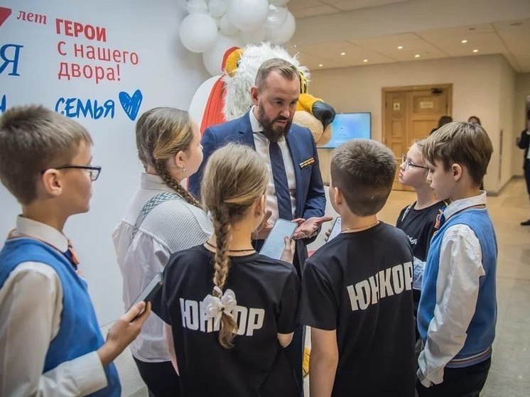 В Новосибирске школьники записали трогательное новогоднее поздравление для бойцов СВО