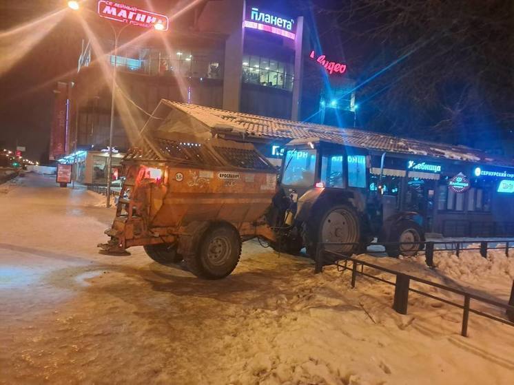 1400 тонн пескосоляной смеси пошло на борьбу с гололедом в Йошкар-Оле