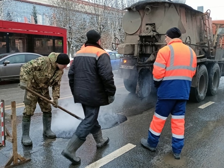 Погода позволила ивановским дорожникам выполнить ямочный ремонт