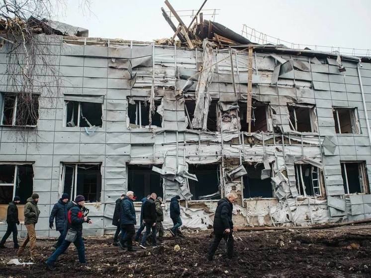 Волонтер Молодежки НФ: соцобъекты в Рыльске сильно разрушены после удара ВСУ