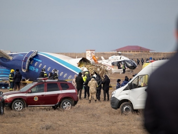 AZAL: Разбившийся возле Актау самолет подвергся "внешнему воздействию"