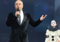 Чем чревато проведение праздников в храме Мельпомены
