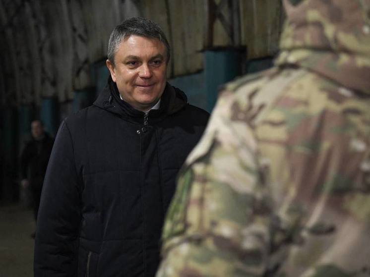 Пасечник передал на фронт тридцать мотоциклов