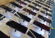 В странах Евросоюза с 28 декабря все поступающие в продажу смартфоны и другие любые портативные электронные технические приспособления должны иметь единый разъем типа USB-C для зарядки, передает РИА Новости