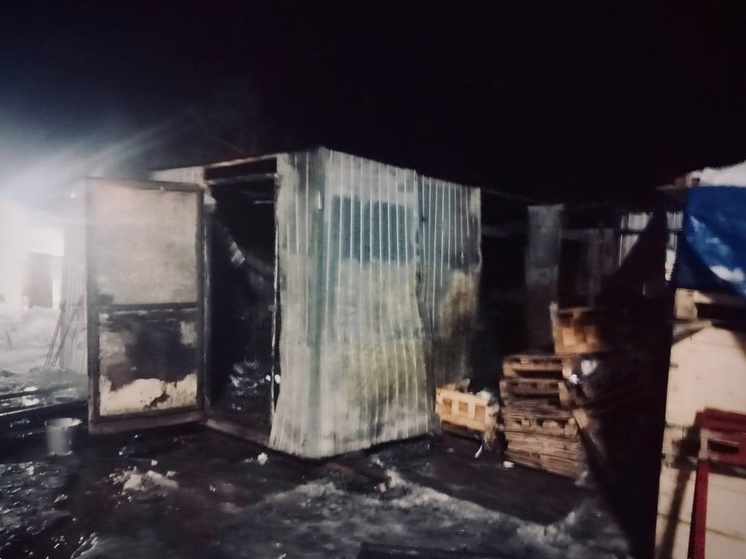 Бытовые вагончики горели в Самарской области в ночь с 27-го на 28 декабря