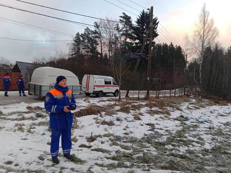 В Приозерском районе спасатели искали пожилого мужчину в лесу