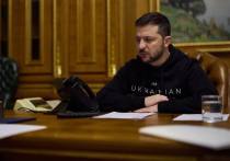 Владимир Зеленский сообщил в своем Телеграм-канале, что провел сегодня телефонный разговор с президентом Азербайджана Ильхамом Алиевым и выразил ему соболезнования в связи с катастрофой самолета «Азербайджанских авиалиний» в казахстанском Актау