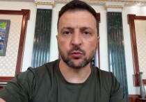 Владимир Зеленский сообщил в ходе вечернего обращения, что после разговора с президентом Азербайджана Ильхамом Алиевым поручил разведке передать Баку имеющиеся данные о катастрофе в казахстанском Актау самолета "Азербайджанских авиалиний", который совершал рейс из Баку в Грозный