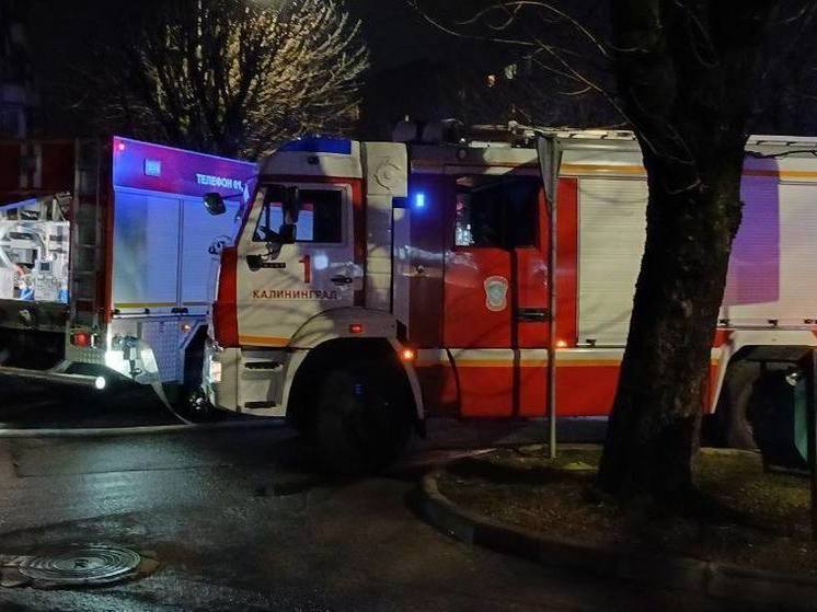 В Зеленоградском районе выгорел грузовик-манипулятор