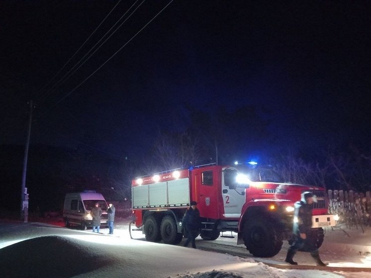 Человек пострадал при пожаре дачного дома в Южно-Сахалинске