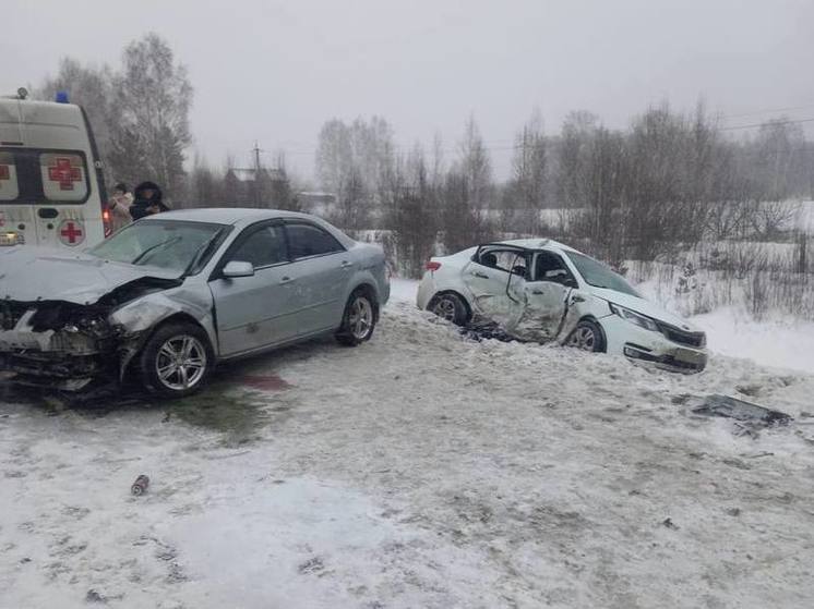 В Томском районе 19-летний водитель Kia Rio погиб после столкновения с Mazda 6