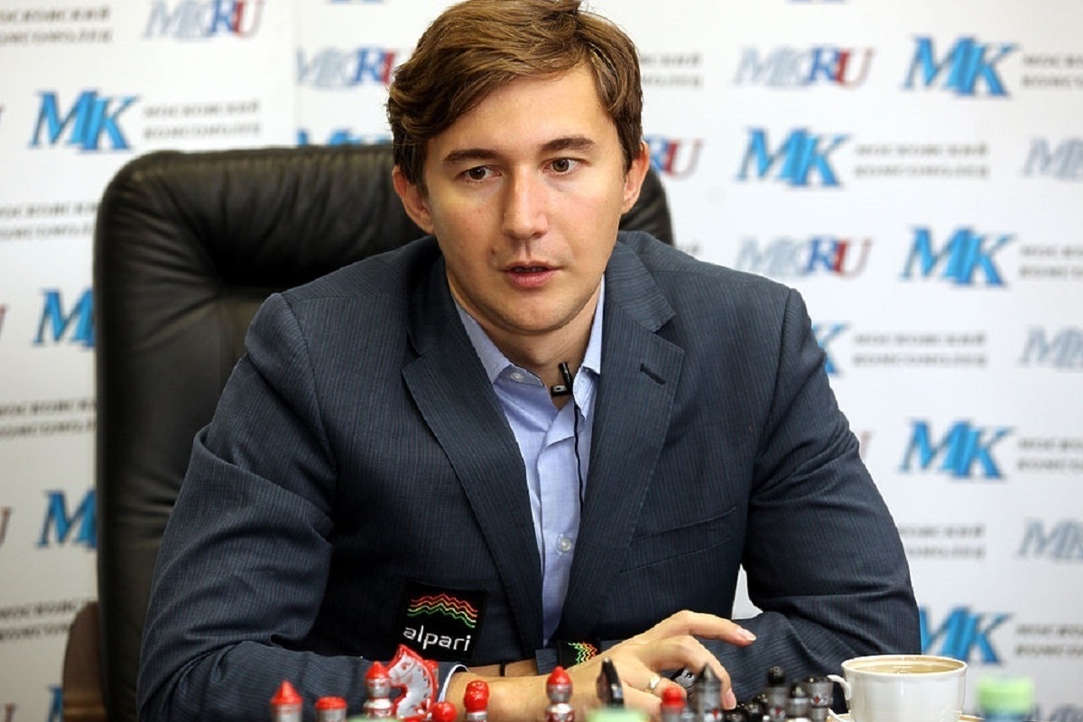 Успехи российских футбола и шахмат несопоставимы, но оплата труда спортсменов в этих видах спорта обратно пропорциональна их победам, считает сенатор от Крыма.