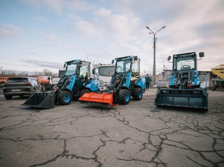 В Мариуполе коммунальные предприятия получили 60 единиц спецтехники