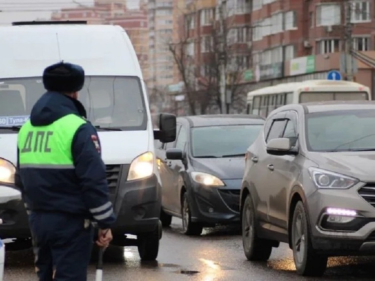 Водитель иномарки в Туле сбил 19-летнего курьера