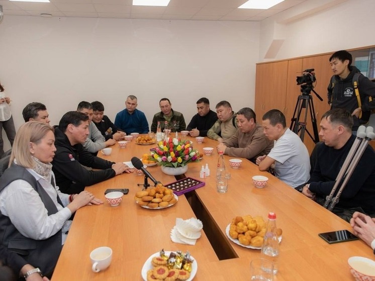 Глава Калмыкии навестил участников спецоперации в ресбольнице