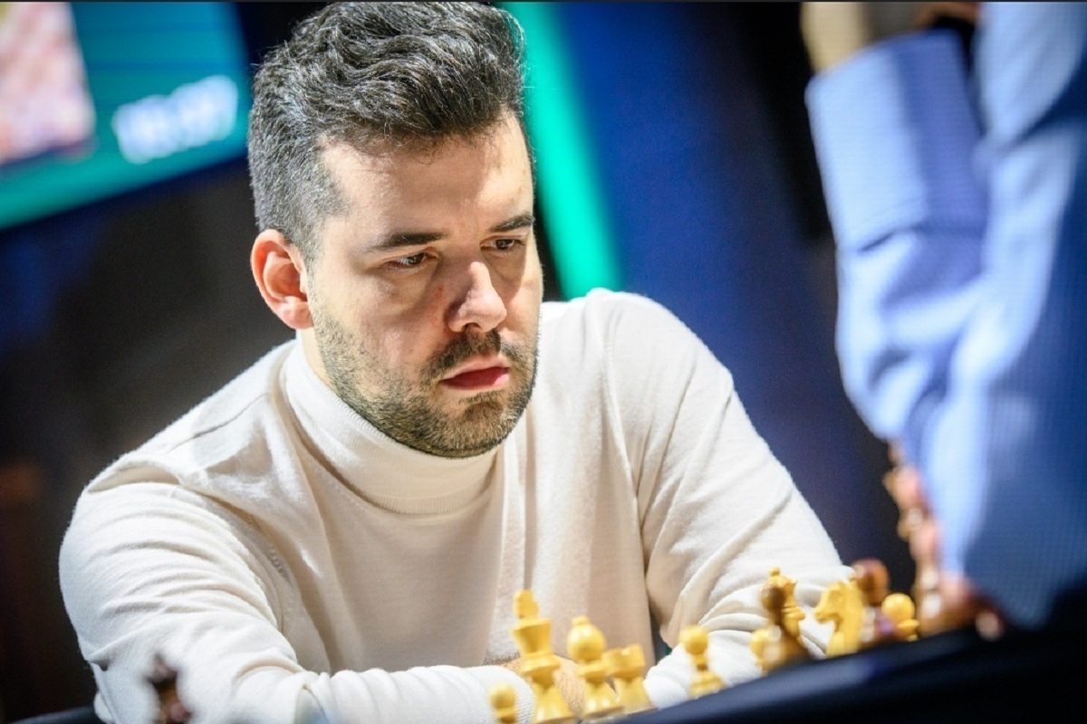 Россиянин Непомнящий вместе в норвежцем Карлсеном стали чемпионами мира по блицу