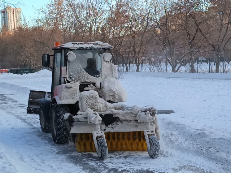 2115 тонн снега вывезли в новогоднюю ночь с улиц Екатеринбурга