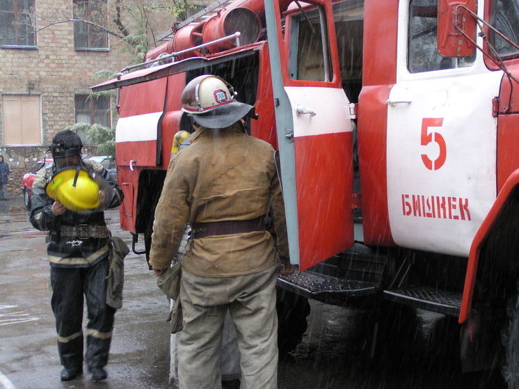 Пожар в Международном университете Кыргызстана повредил крышу