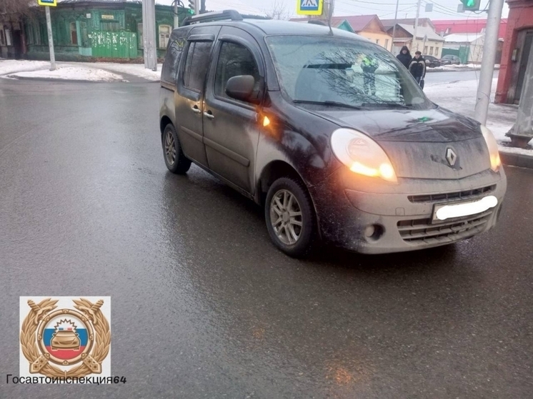 Водитель Renault сбил пенсионерку на перекрестке в Саратове