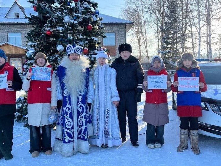 В Тункинском районе Бурятии дежурил Дед Мороз полицейский