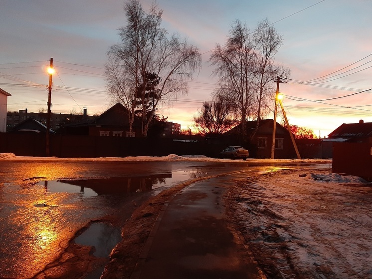 В Саратове тает новогодний снег