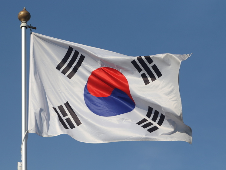 Военные заблокировали силовиков, прибывших для ареста президента Южной Кореи