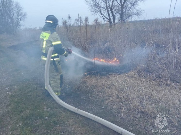 В Адыгее за сутки произошло сразу два возгорания сухой травы