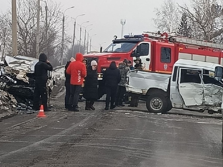 Лобовое ДТП с УАЗом и иномаркой произошло на Московском тракте в Чите