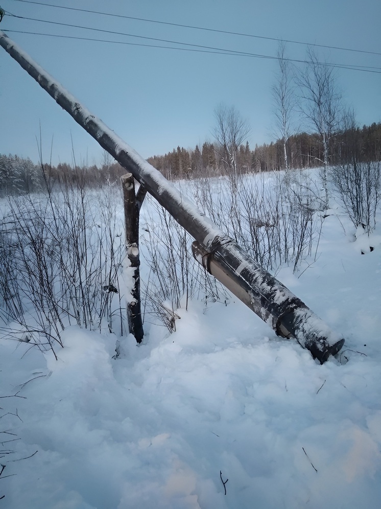 В поселке Ломовое «гонщики» снесли электроопору