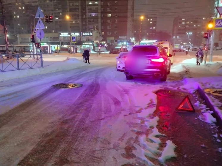 В Новосибирске водитель Toyota погиб в ДТП