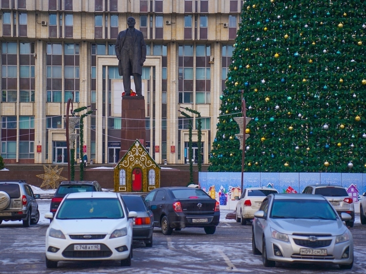 Максим Щербаков дежурит в администрации Тулы 4 января