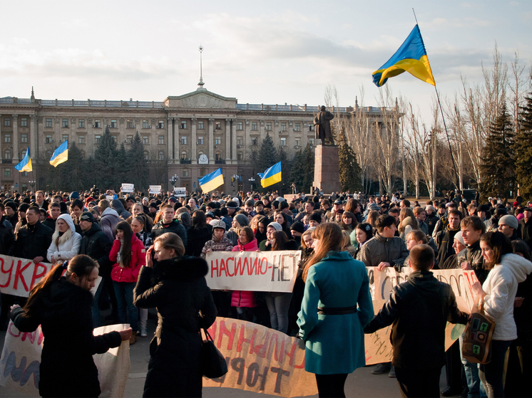 Тогда в городах Украины прошли масштабные акции протеста