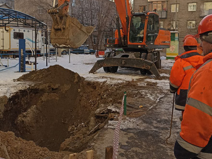 В Барнауле из-за порыва на сетях без воды остались жильцы девятиэтажки