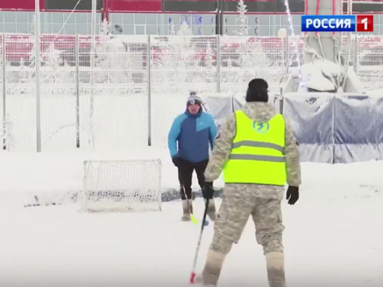 В хоккей в валенках сыграли команды Лабытнанги и Салехарда