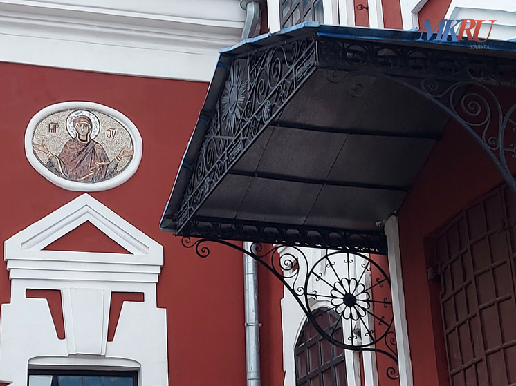 В Калуге открыли рождественский вертеп у храма Иоанна Предтечи