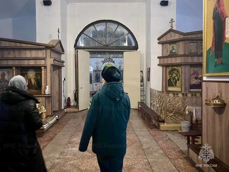Спасатели профилактически проверяют тульские храмы накануне Рождества