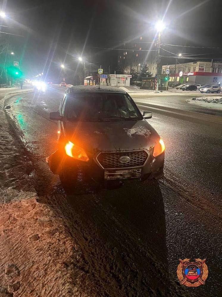 В Твери перебегавшая дорогу женщина попала под машину