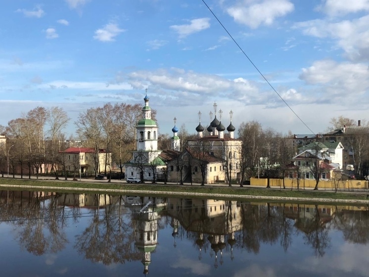 Голосники и автографы певчих обнаружились в Дмитриевском храме Вологды