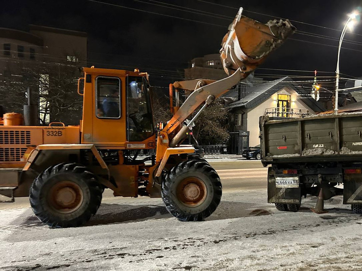 В Тамбове продолжается круглосуточная уборка снега