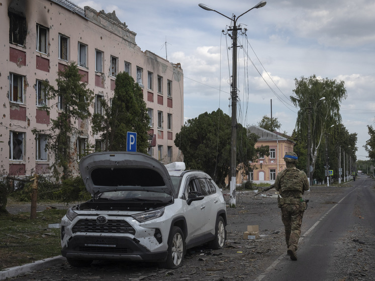 Пока Киев атакует АЭС, в ДНР строят детские площадки