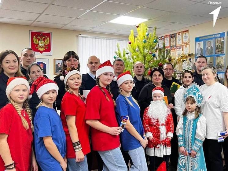 Юные пензенцы поздравили представителей важных профессий с праздником