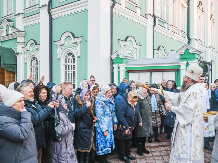 Верующие тамбовчане отмечают Рождественский сочельник