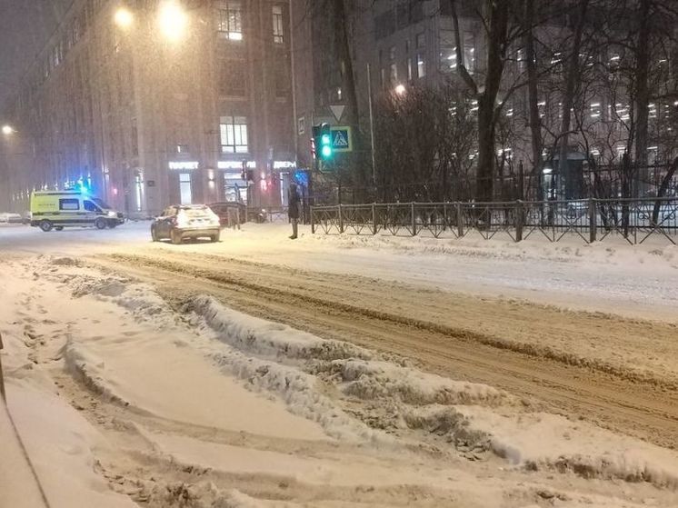 В Петербурге объявили «желтый» уровень опасности из-за гололеда