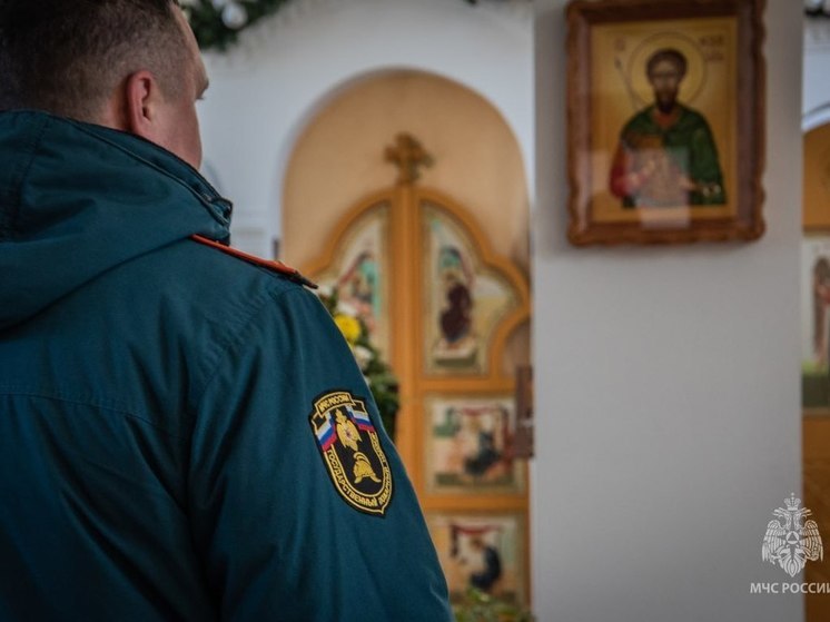 МЧС обеспечило безопасность в севастопольских храмах в ночь на Рождество
