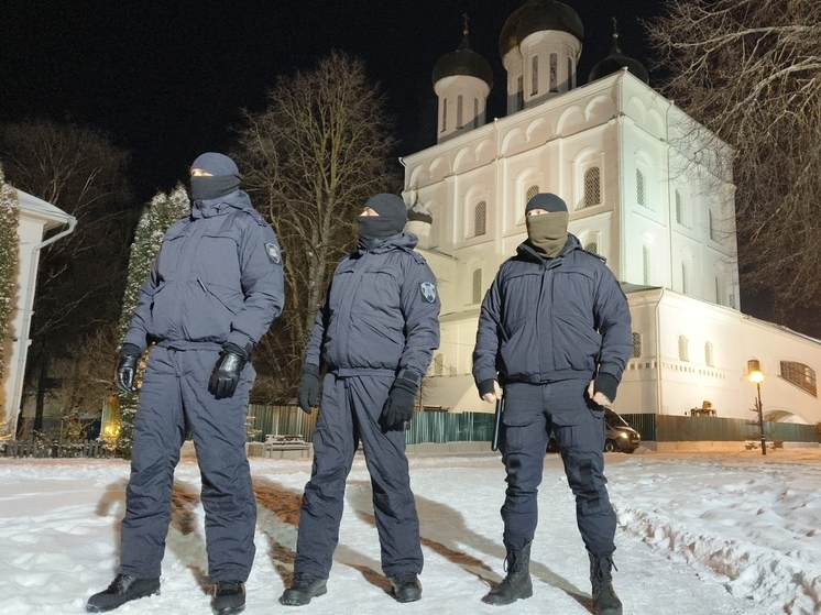 Псковские росгвардейцы сохраняют безопасность во время рождественских мероприятий