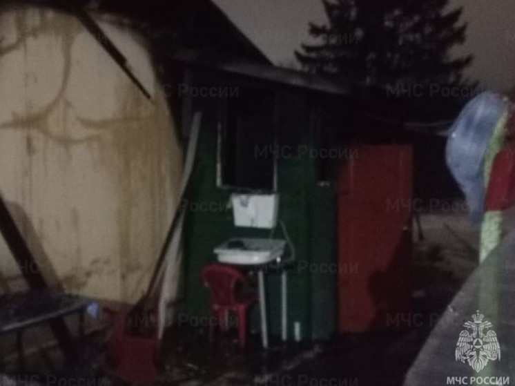 В Балабанове ночью сгорел жилой дом