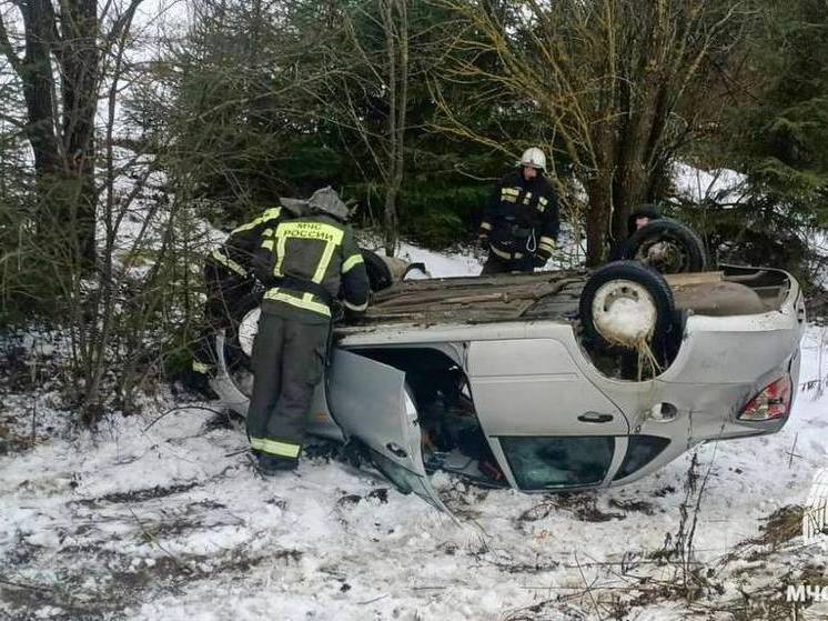 В Тверской области два человека пострадали в серьезной аварии