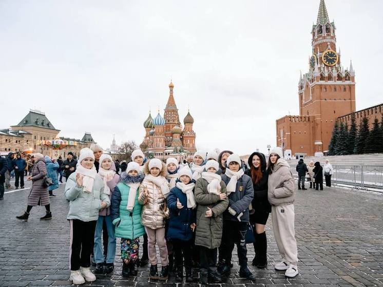 Дети из социального центра Харцызска отправились на Рождественские каникулы в Москву